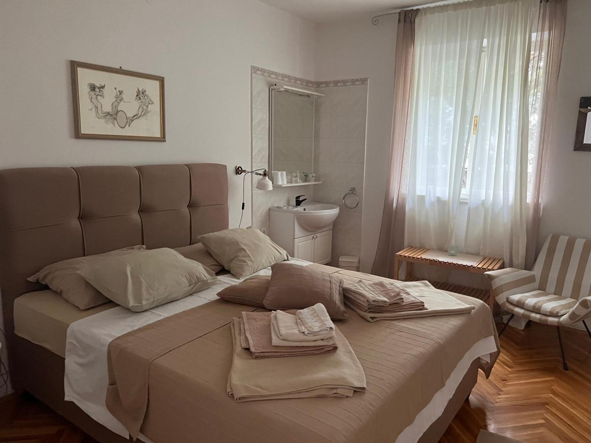 Apartments Lorenandreja Rab Town Bagian luar foto