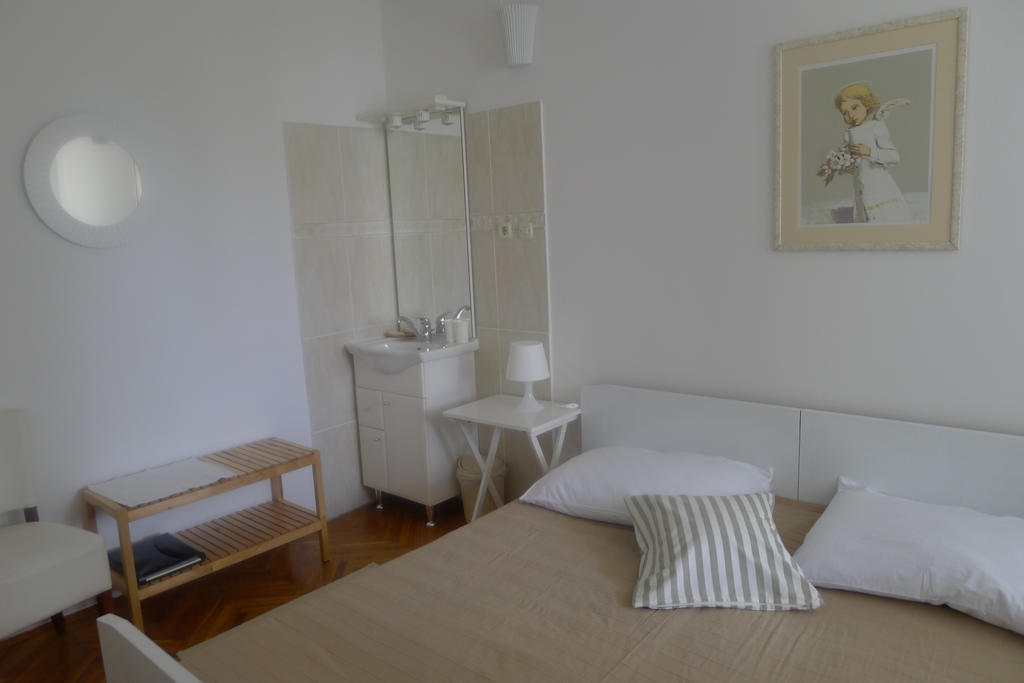 Apartments Lorenandreja Rab Town Bagian luar foto
